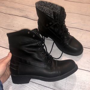 Short boots